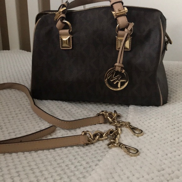 Michael Kors Handbags - Micheal kors Grayson medium satchel